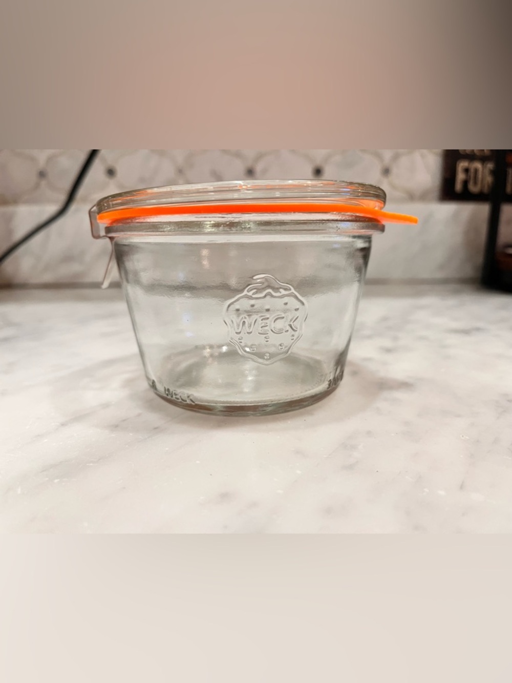 WECK Mold Jar with Glass Lid, Rubber Seal, Clips + 2 Plastic Lids